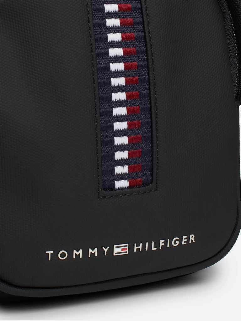 Tommy Hilfiger crna muška torba s trakastim detaljima-[SKU]