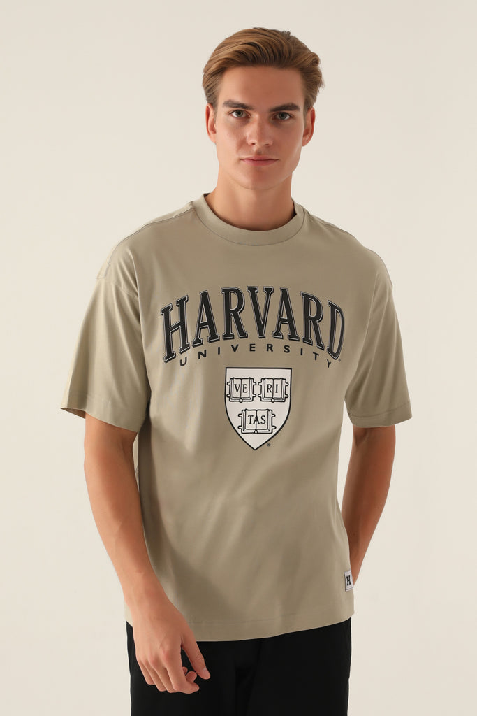 Harvard bež muška majica sa velikim natpisom