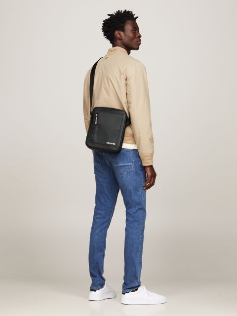 Tommy Hilfiger crna muška torba s prednjim džepom