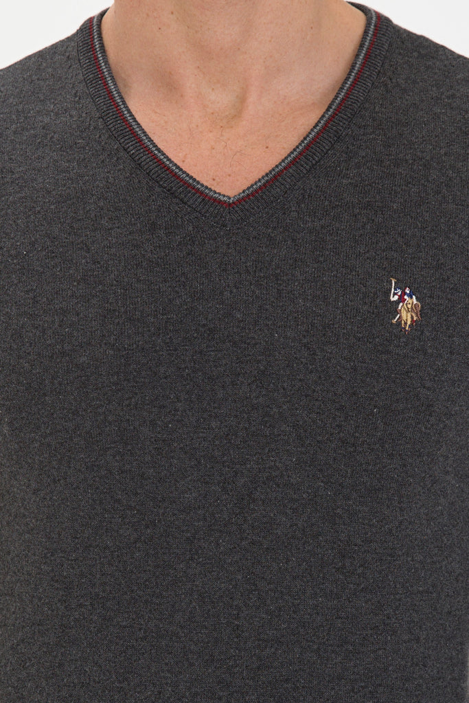 U.S. Polo Assn. sivi muški džemper sa V-izrezom